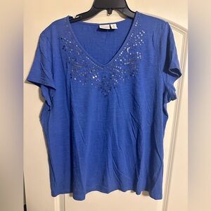 Weekends by Chico’s Blue Shirt Sleeve Tee with Sequin Embellishment Size 3